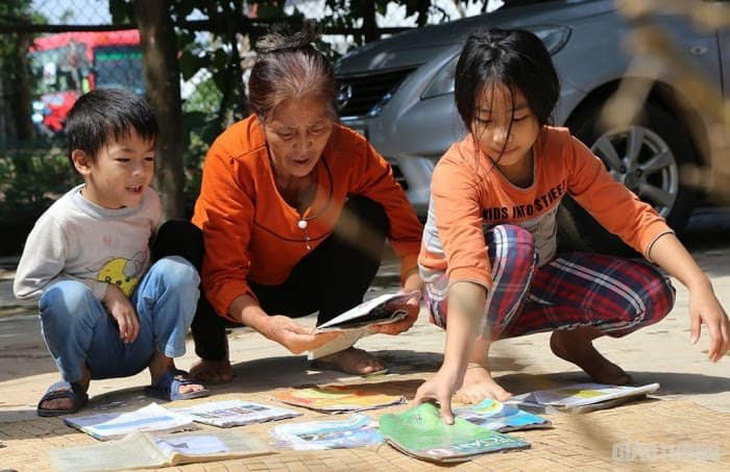 Nhà xuất bản Giáo dục Việt Nam hỗ trợ 25% sách giáo khoa mua tặng học sinh vùng lũ - Ảnh 1.