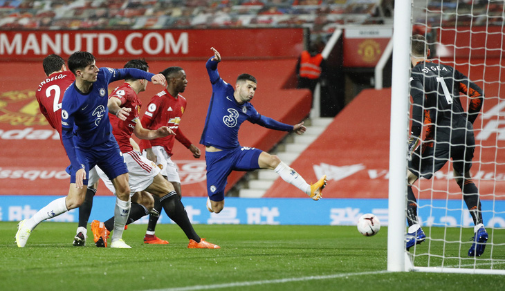 Man Utd và Chelsea bất phân thắng bại trong ngày Cavani ra mắt - Ảnh 2.