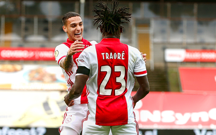 Ajax thắng 
