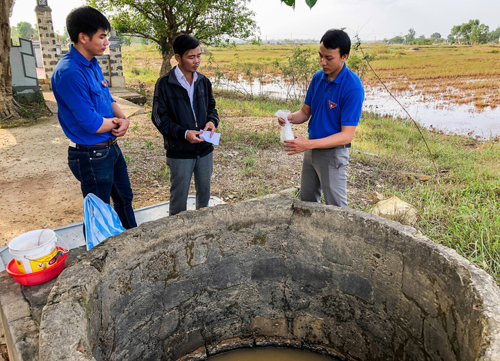 Xử lý nước giếng bị ô nhiễm tại các vùng lũ lụt - Ảnh 1.