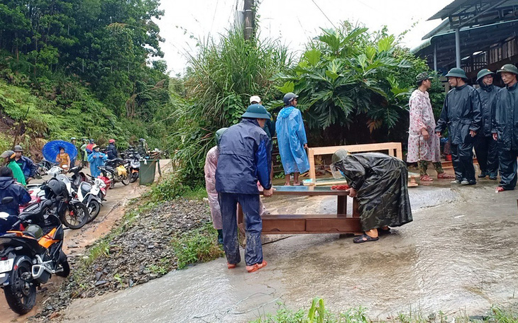 Quảng Nam, Quảng Ngãi: Sẵn sàng sơ tán dân khỏi khu vực sạt lở trước bão số 9