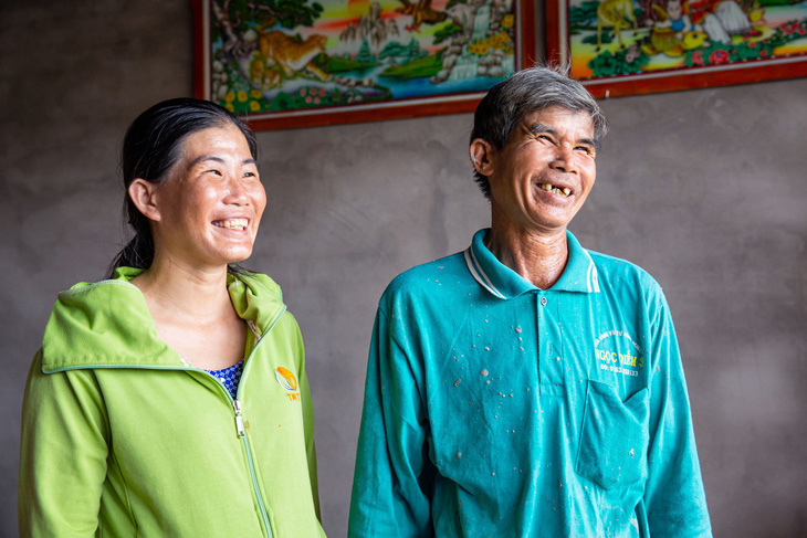 Ngôi làng bền vững kỳ 7: Ngôi nhà vững chãi mở ra hi vọng, vun đắp tương lai tươi sáng - Ảnh 2.