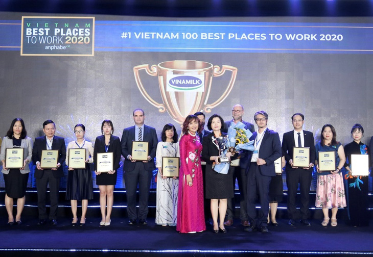 Vinamilk liên tiếp  được bình chọn là nơi làm việc tốt nhất Việt Nam - Ảnh 1.