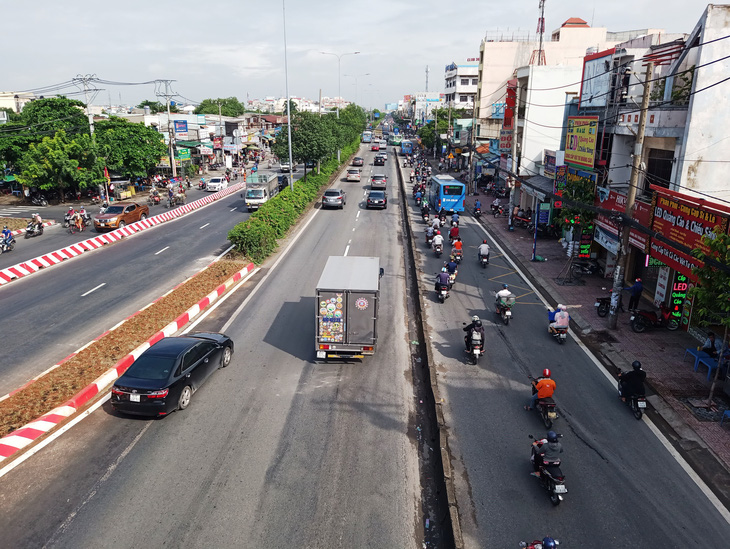 Đề xuất ưu tiên triển khai sớm 7 dự án giao thông trọng điểm ở TP.HCM - Ảnh 4.