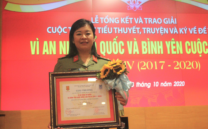Nữ đại úy 8X người Tày giành 2 giải A cuộc thi viết văn về đề tài vì an ninh Tổ quốc