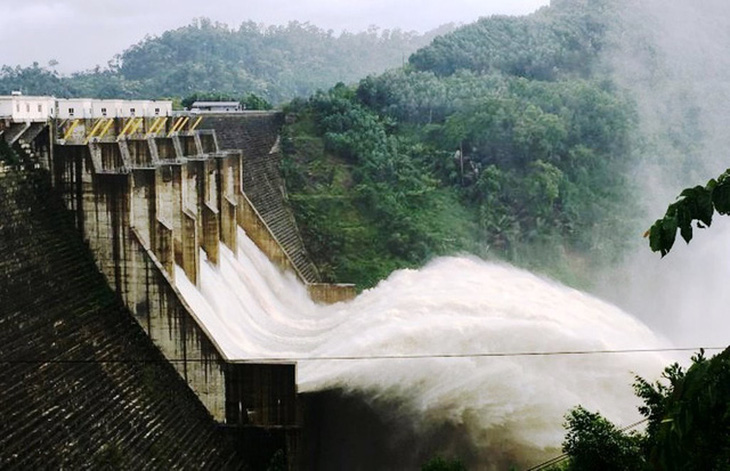 Thủy điện Đăk Mi 4 dự kiến xả lũ 11.400m3/s, Quảng Nam, Đà Nẵng đối mặt ngập lụt - Ảnh 1.