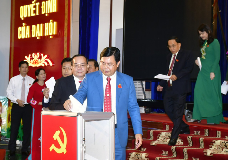 Ông Nguyễn Tiến Hải tái đắc cử bí thư Tỉnh ủy Cà Mau - Ảnh 1.