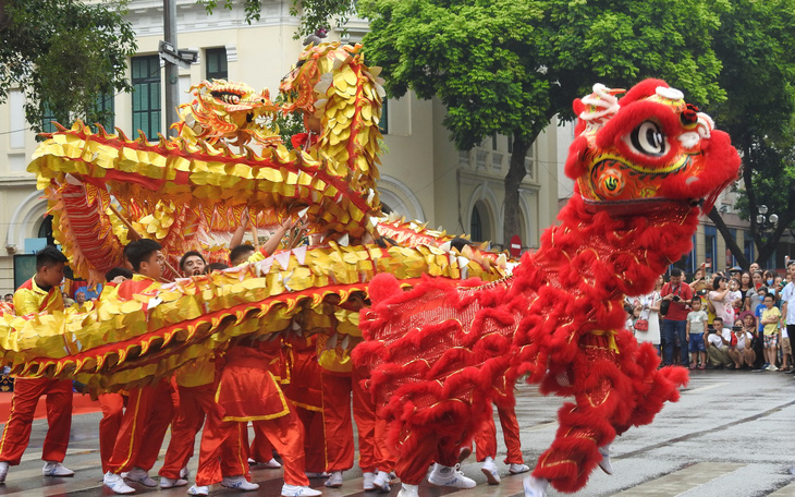 Hà Nội đắm mình trong không gian lễ hội mừng 1010 năm tuổi