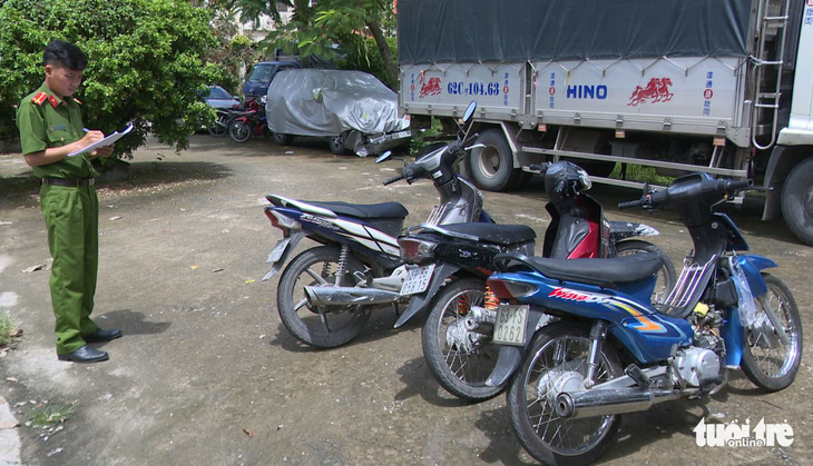 Bắt nhóm siêu trộm nhí gây ra 17 vụ trộm xe máy ở Tiền Giang - Ảnh 2.