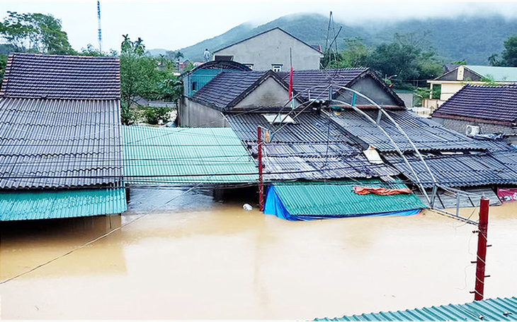 Tính chuyện căn cơ cho miền Trung