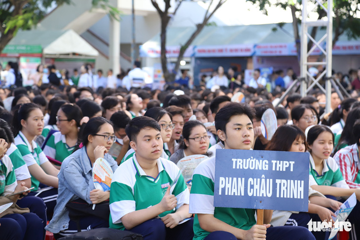 Điểm chuẩn vào Đại học Đà Nẵng tăng 2-4 điểm, cao nhất 27,5 điểm - Ảnh 1.