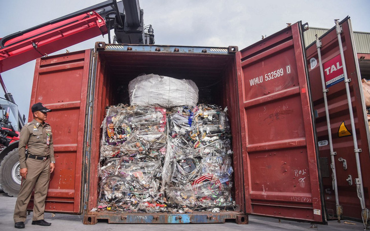 Thái Lan công bố lệnh cấm nhập khẩu hơn 400 loại rác thải điện tử