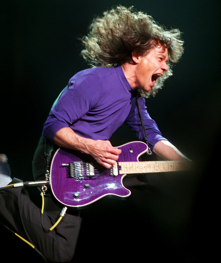 Cây guitar huyền thoại Eddie Van Halen qua đời vì bệnh ung thư - Ảnh 5.