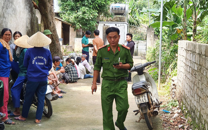 Hai vợ chồng già chết bất thường tại nhà riêng với nhiều vết đâm chém