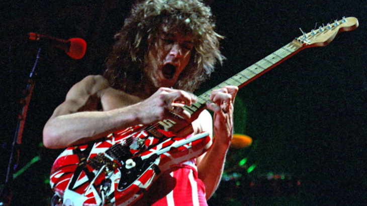 Cây guitar huyền thoại Eddie Van Halen qua đời vì bệnh ung thư - Ảnh 4.