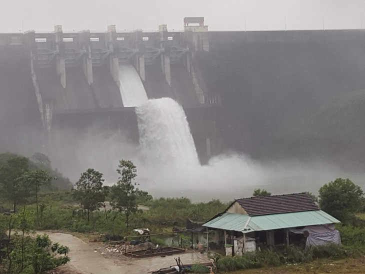 Các hồ thủy điện Quảng Nam có thể ‘chịu được’ thêm 4-5 ngày mưa lớn - Ảnh 1.