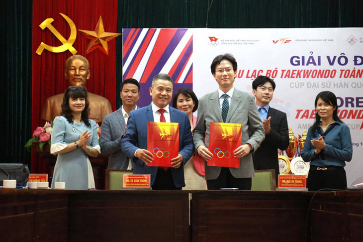 Hàn Quốc hỗ trợ Việt Nam phát triển taekwondo, mục tiêu giành vé đến Olympic Tokyo - Ảnh 1.