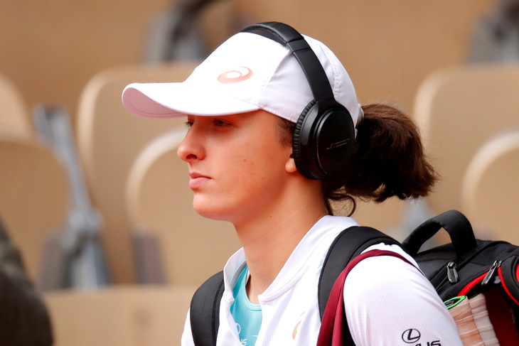 Iga Swiatek: tay vợt mê âm nhạc viết nên lịch sử ở Roland Garros 2020 - Ảnh 2.