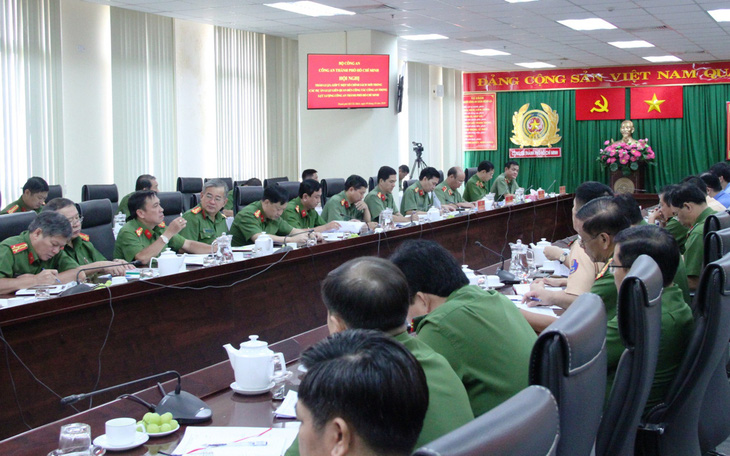 Luật bảo đảm trật tự an toàn giao thông đường bộ nên bỏ chữ ‘bảo đảm’