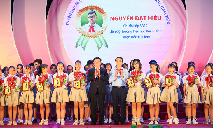 Bí thư Thành ủy Hà Nội: Kiên quyết đấu tranh, xử lý nghiêm hành vi xâm hại trẻ em - Ảnh 1.