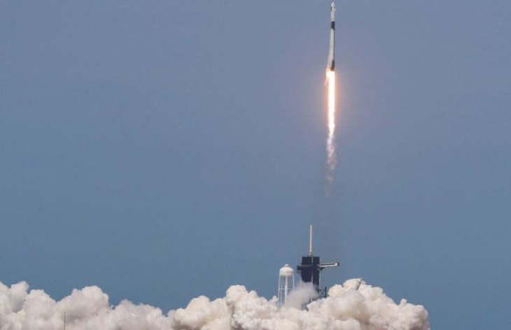 Tàu vũ trụ SpaceX được NASA cấp giấy chứng nhận an toàn - Ảnh 1.