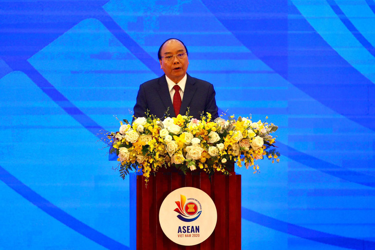 Thủ tướng Nguyễn Xuân Phúc nhắc lại cam kết mạnh mẽ của ASEAN ở Biển Đông - Ảnh 1.