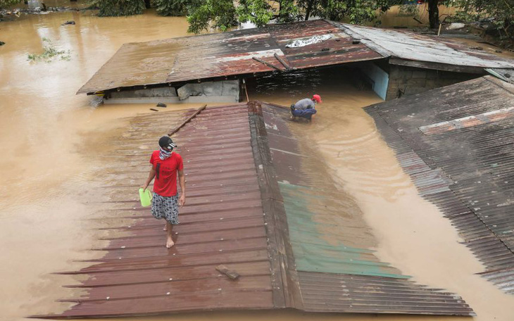 Bão Vamco quét qua Philippines, 26 người chết, lũ nhấn chìm hàng chục ngàn ngôi nhà