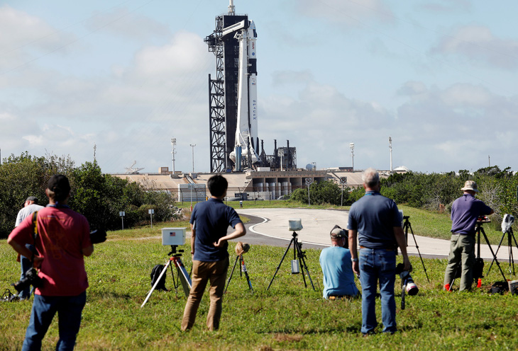 Rồng của SpaceX đã bay vào không gian - Ảnh 9.