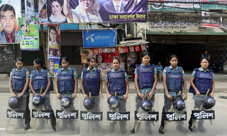 Bangladesh thành lập đơn vị cảnh sát toàn nữ để chống bạo lực trên mạng - Ảnh 1.