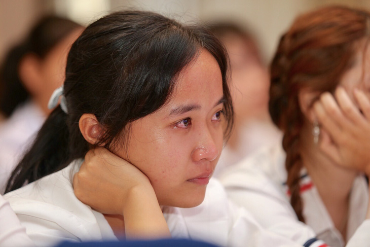 Cuộc gặp đầy nước mắt của hai mẹ con tân sinh viên nghèo xứ Huế - Ảnh 4.