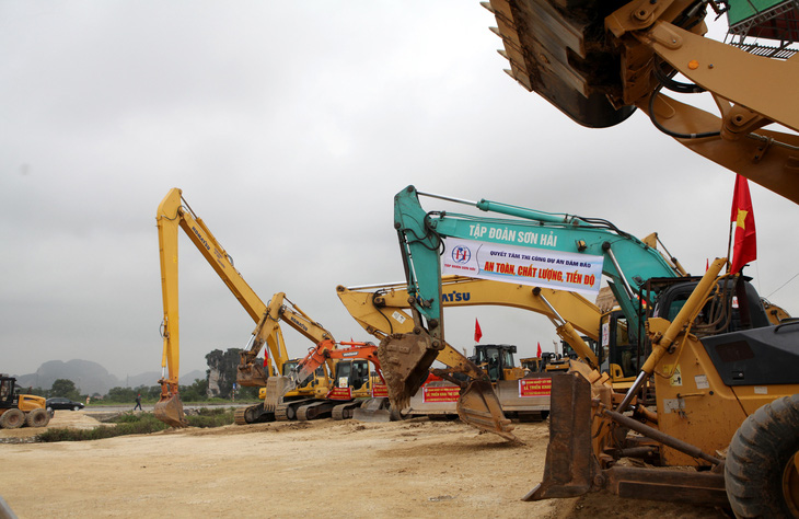 Đồng loạt thi công dự án cao tốc Mai Sơn - quốc lộ 45 - Ảnh 1.