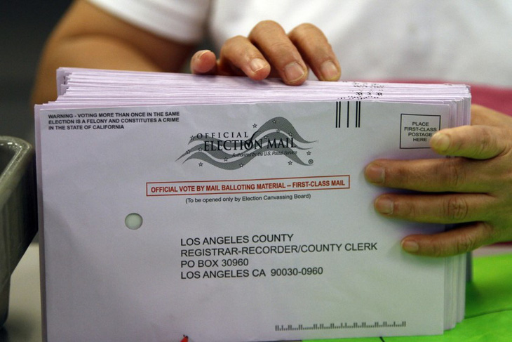 Bầu thị trưởng quận Los Angeles, phát hiện hơn 8.000 cử tri hư cấu, không tồn tại... - Ảnh 1.