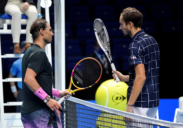 Djokovic và Nadal cùng thua, Thiem gặp Medvedev ở chung kết ATP Finals - Ảnh 3.