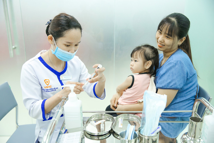Khai trương Trung tâm tiêm chủng VNVC Long Khánh - Ảnh 3.