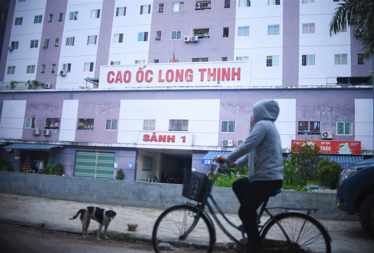Bình Định yêu cầu sớm cấp sổ đỏ cho hàng trăm hộ dân chung cư Long Thịnh - Ảnh 1.