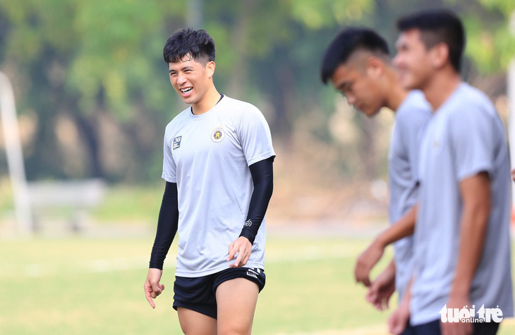 Tân binh Geovane ra mắt, Đình Trọng trở lại tập luyện cùng Hà Nội FC - Ảnh 1.
