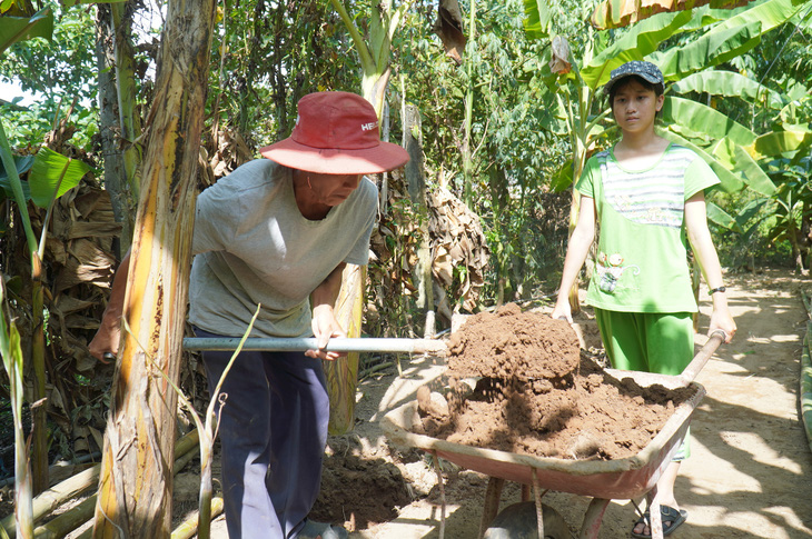 Nông dân Bến Tre hào hứng khởi nghiệp với vốn GREENFEED - Ảnh 1.