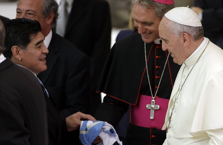 Giáo hoàng Francis tưởng nhớ Maradona trong lời cầu nguyện - Ảnh 1.