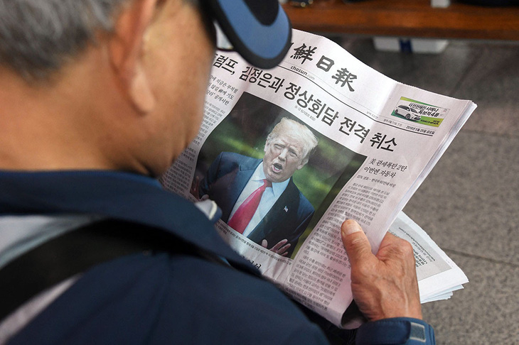Báo chí Hàn Quốc lao đao vì đại dịch COVID-19 - Ảnh 1.