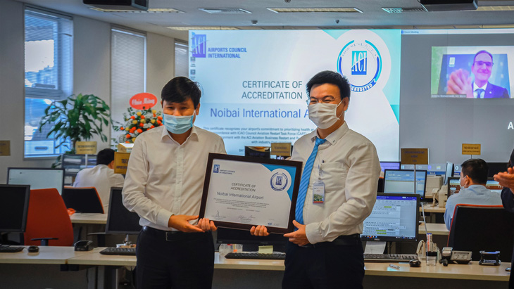 Sân bay Nội Bài đạt chứng nhận đảm bảo vệ sinh dịch tễ chống dịch COVID-19 - Ảnh 1.