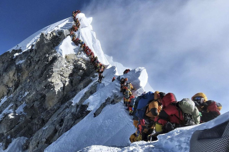 Nepal, Trung Quốc cùng công bố độ cao mới của đỉnh Everest - Ảnh 1.