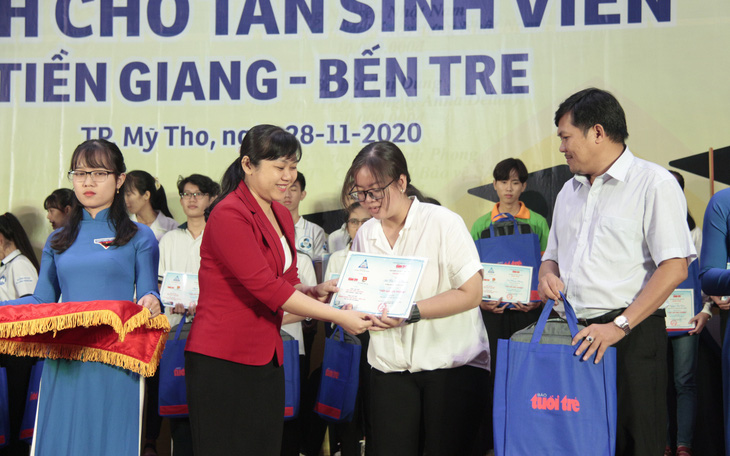 70 tân sinh viên nghèo Tiền Giang, Bến Tre được tiếp sức