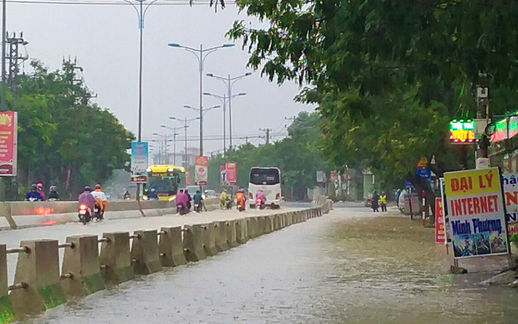 Nhiều vùng ngập lụt, Khánh Hòa cho học sinh nghỉ học
