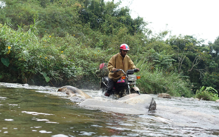 Nước lũ cuốn mất tích 2 du khách trong Vườn quốc gia Bidoup - Núi Bà