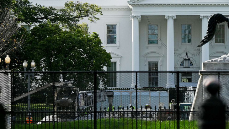 Giới chức Mỹ lên phương án bảo vệ an ninh Nhà Trắng trước giờ G - Ảnh 1.