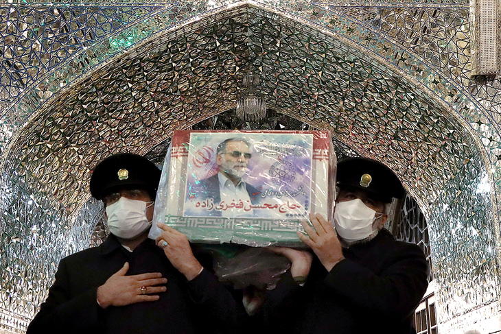 Nhà khoa học hạt nhân Iran nghi bị giết bằng súng máy điều khiển từ xa - Ảnh 1.
