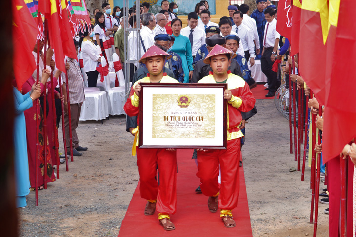 Đình thần Linh Đông tiếp nhận bằng xếp hạng di tích quốc gia - Ảnh 1.