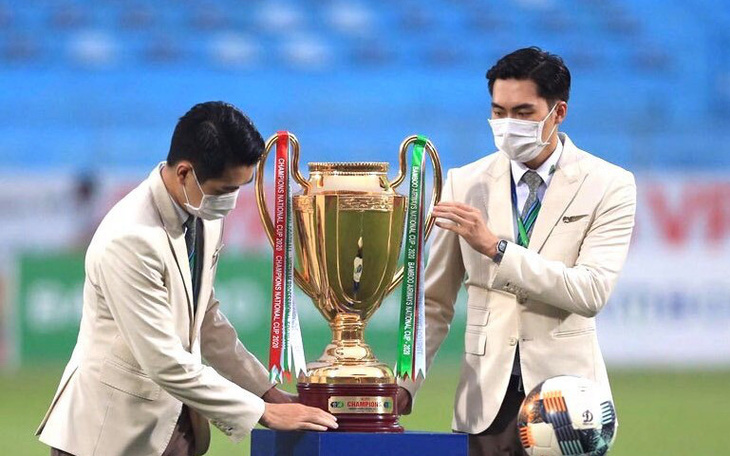 V-League 2020 có hai cúp vô địch, hai bộ huy chương