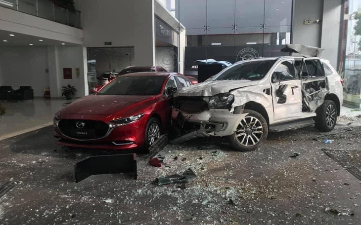 Khởi tố người phụ nữ lái ôtô lao vào showroom khiến 1 người chết