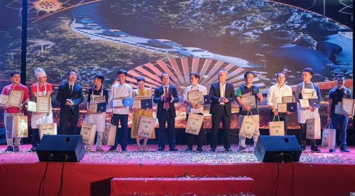 Vinh danh 10 Hoa Hồi Vàng - người nấu phở ngon năm 2020 - Ảnh 8.